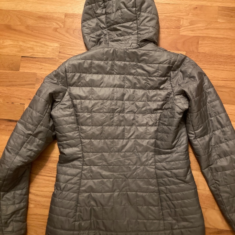W's Patagonia Nano Puff Hoodie Jacket - Picture 6 of 9